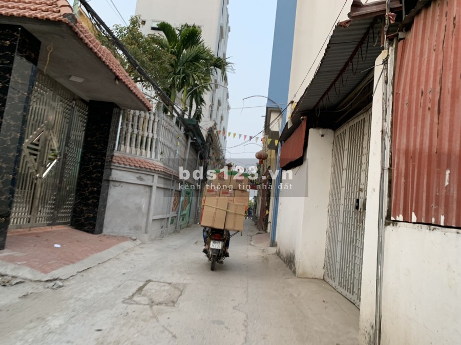 Bán 100m2 đất Đình Tổ Nguyễn Trãi Thường Tín, MT 6,5m, tặng lưu không 12m2, lô góc