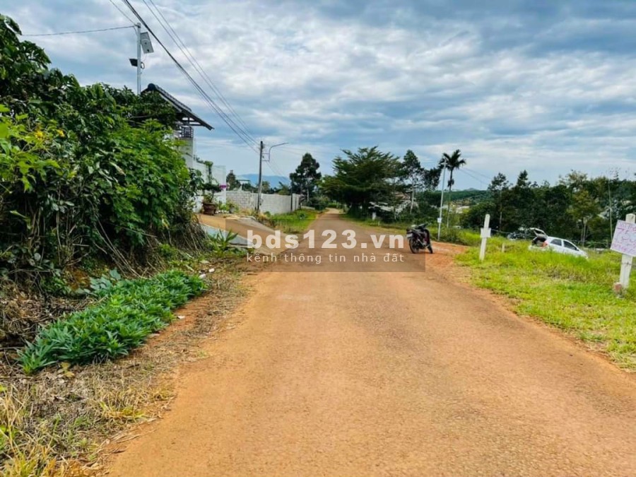 Đất mặt tiền Nguyễn Viết Xuân diện tích sử dụng 700m2 giá 220 triệu, đường lớn, tiện nghĩ dưỡng