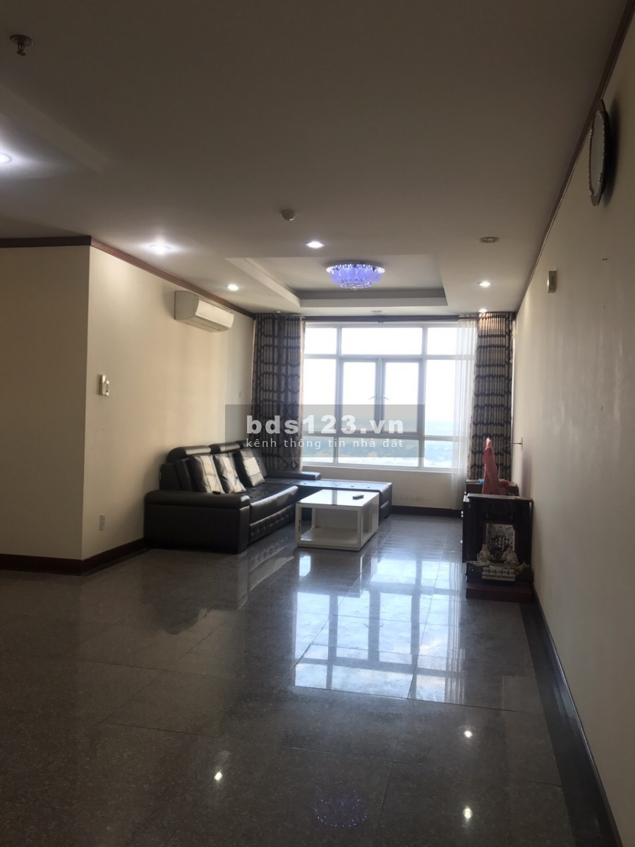 Tôi cần tiền nên muốn bán nhanh căn hộ trong chung cư Giai Việt Hoàng Anh, số 856 Tạ Quang Bửu