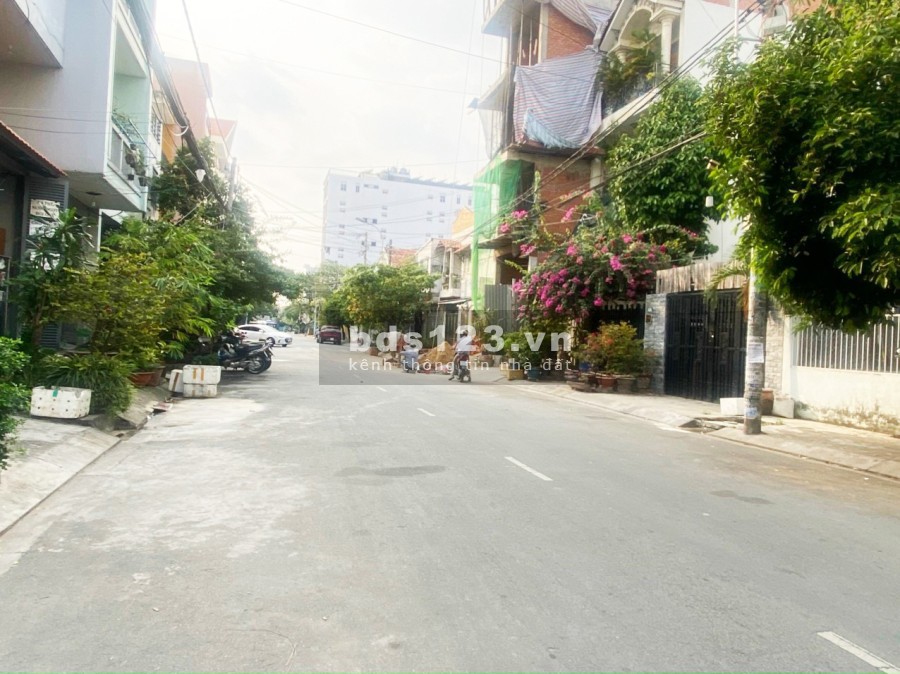 Bán nhà 3 lầu mặt tiền đường số 1 phường Tân Kiểng, Quận 7 giá 10.8 tỷ thương lượng