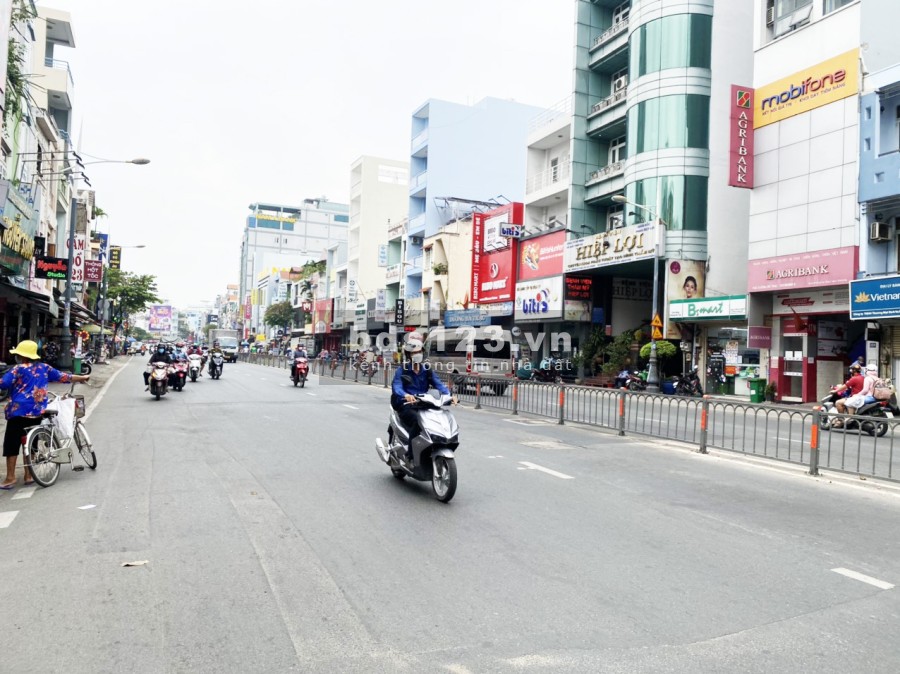 Tuyệt phẩm nhà phố 3 lầu mặt tiền đường 14M (Lâm Văn Bền), phường Tân Kiểng, Quận 7