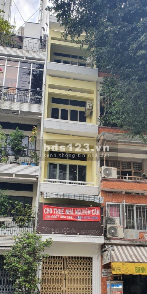 Cho thuê nhà mặt tiền Q.1 số: TK29/1B Nguyễn Cảnh Chân (1 trệt + 4 lầu = 8 phòng, 8 WC), giá 29tr