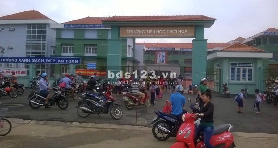 Bán lỗ lô đất giá 980.000.000đ để trả nợ ngân hàng, khu dân cư hiện hữu sinh sống rất đông đúc