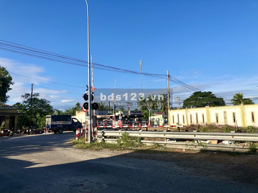 Bán đất nền mặt tiền phường Đô Vinh Ninh Thuận giá 375 triệu nằm trong khu dân cư đông
