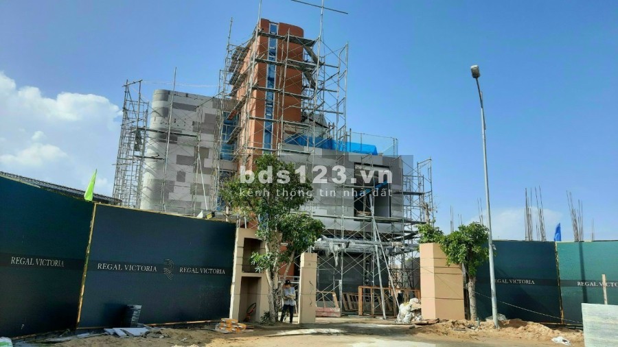CC bán gấp lô đất cạnh sông cổ cò, sau lưng dãy biệt thự giá cực tốt, liên hệ 0704010497