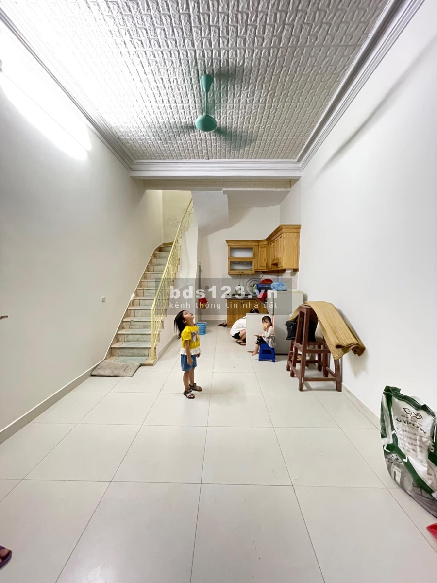 Tậu Nhà đón tết -Nhỏ Xinh – Lung Linh - Phố Bùi Xương Trạch –Thanh Xuân 25m2, 4 Tầng giá 2.4 tỷ