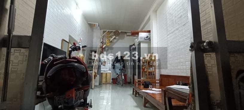 Bán nhà ở luôn khu phân lô tập thể trường cao đẳng thương mại, giá bán chỉ 1.85 tỷ