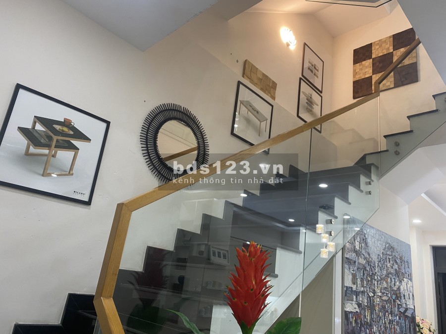 Bán nhà phố Lakeview City dt 6x16m, đủ nội thất, giá chỉ 15.3 tỷ, còn thương lượng