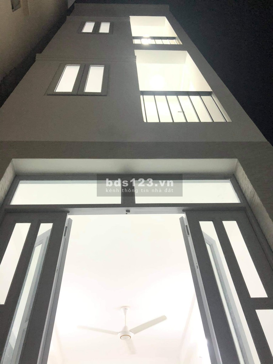 .Hot..Hot...Bán nhà hẻm lớn 42m2 đường Nhiêu Tứ,4 tầng,4PN chỉ 6,5 tỷ