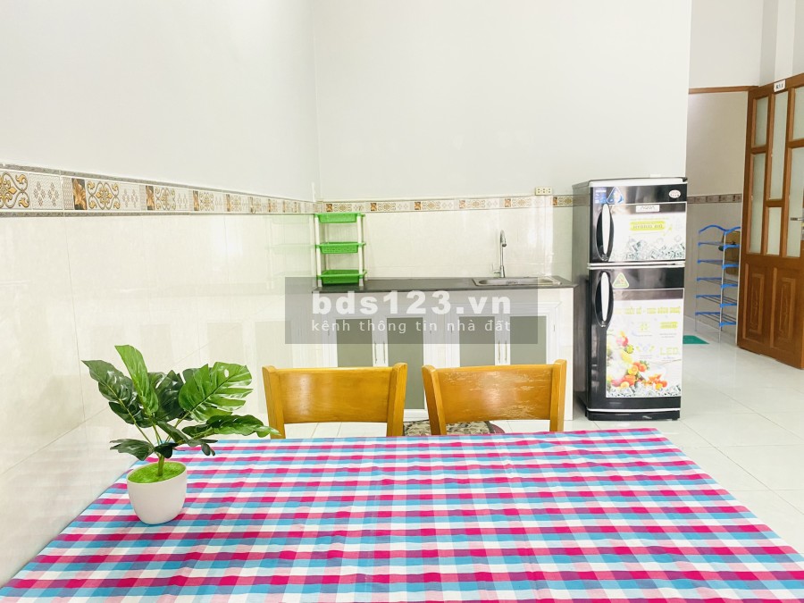 Căn hộ diện tích 60m2, ban công full nội thất, free 1/2 tháng, free nước, nét, giá 6tr5