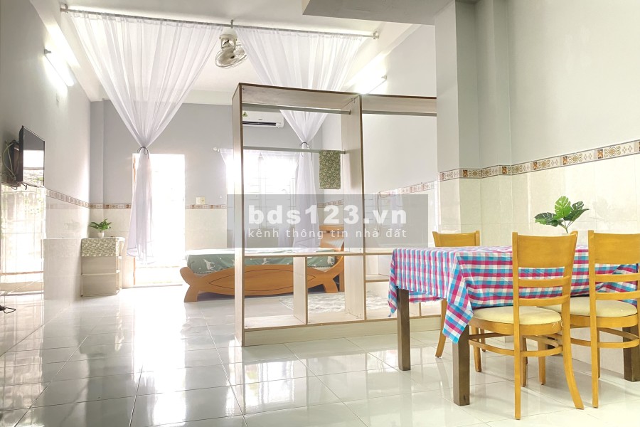 Căn hộ diện tích 60m2, ban công full nội thất, free 1/2 tháng, free nước, nét, giá 6tr5