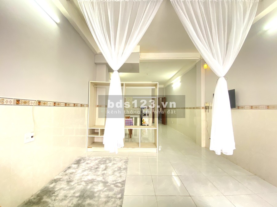 Căn hộ diện tích 60m2, ban công full nội thất, free 1/2 tháng, free nước, nét, giá 6tr5