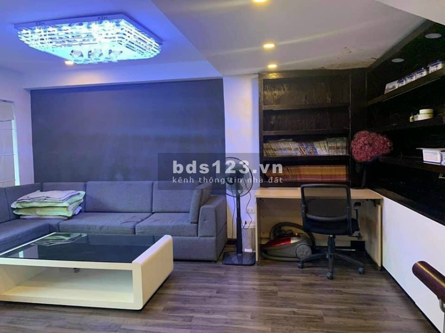 Bán nhà đẹp long lanh, xem là chốt ngay, khu vực đông dân cư, đúc 4 tầng thông thoáng