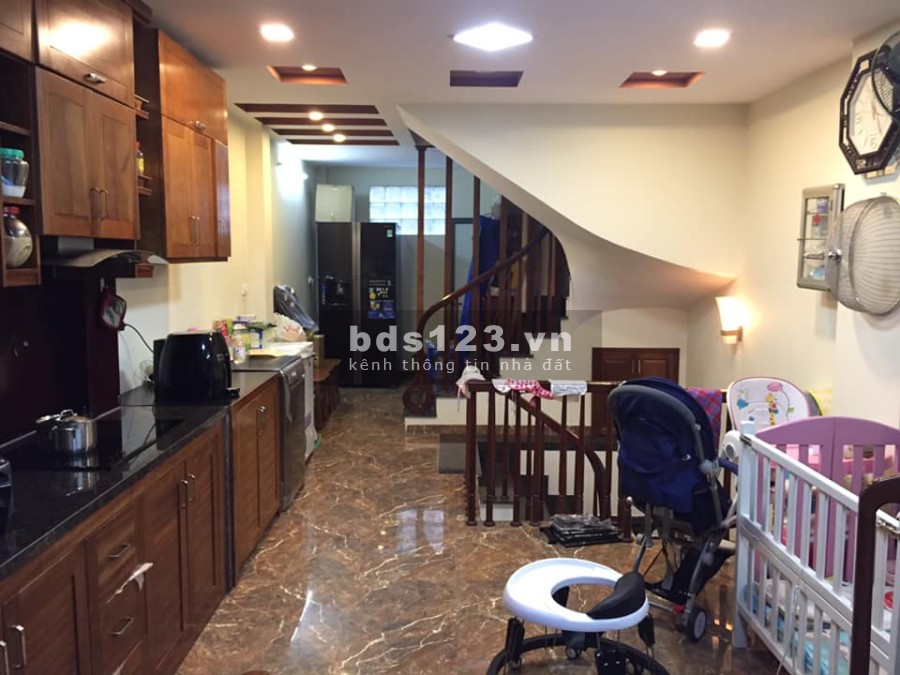 Bán Nhà Nguyễn Chí Thánh, Đống Đa ô tô tránh trước nhà,…