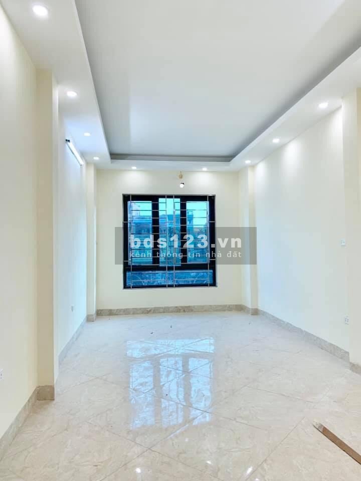 Bán nhà Tân Mai Hà Nội ô tô cách nhà 20m, ngõ thông rộng về ở luôn, giá bán chỉ 1.3 tỷ