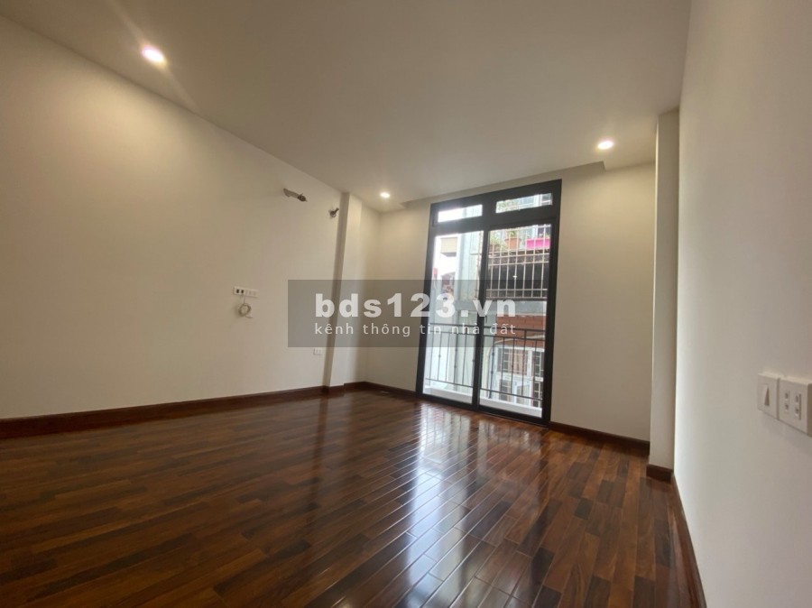 Nhà đẹp Minh Khai Trần Khát Chân gần ô tô gần phố diện tích 35m2, 5 tầng giá bán 3.8 tỷ