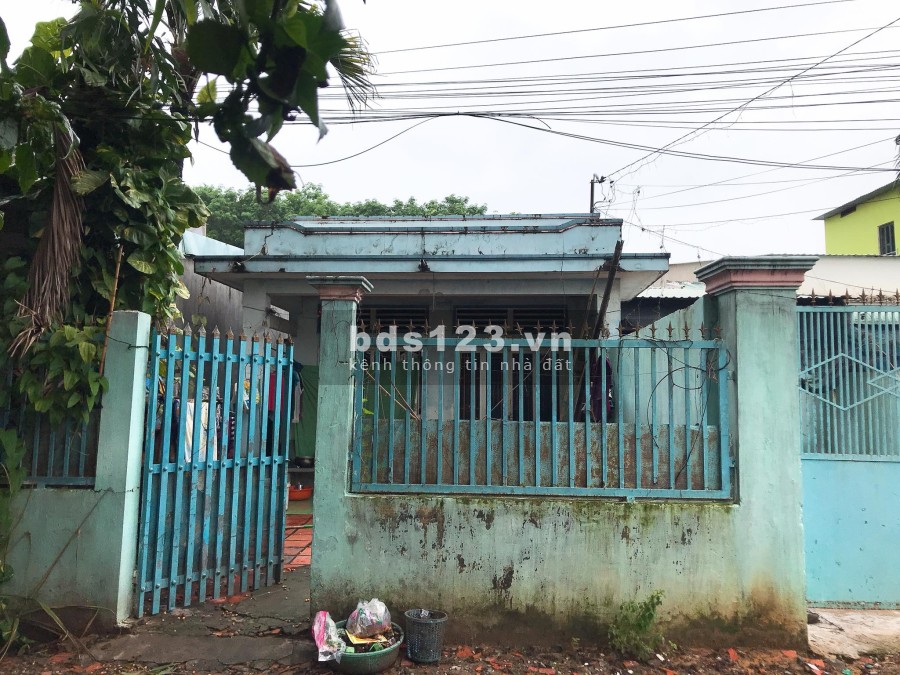 Cần bán 2 căn nhà Hòa Phú, Củ Chi giá bán chỉ 2.85 tỷ khu dân cư đông đúc, giá tốt