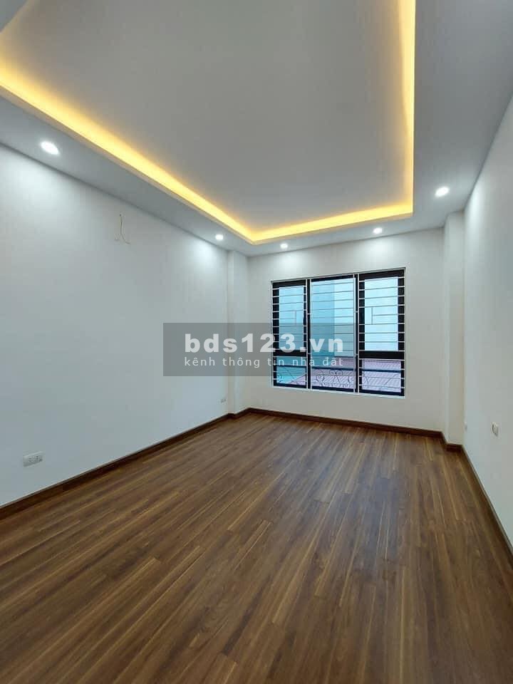Hàng hót Khương Đình, nhà mới 5 tầng 10m ra tới phố 40m, mặt tiền 4m, giá bán 4 tỷ