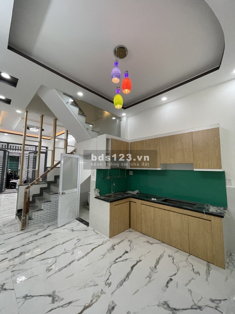 Nhà bán chính chủ có sổ hồng đầy đủ, diện tích sử dụng 4X12,5 giá 4ty6 thương lượng