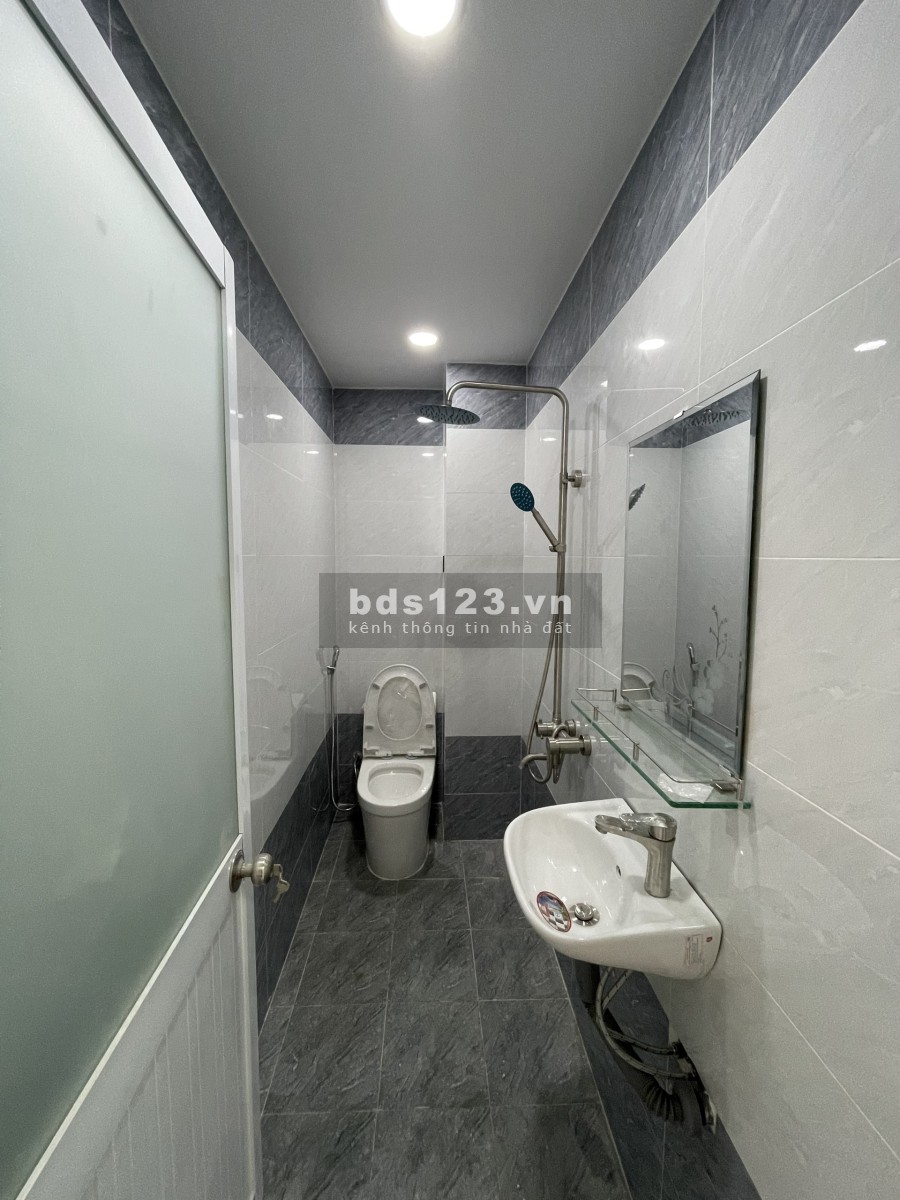 Nhà bán chính chủ có sổ hồng đầy đủ, diện tích sử dụng 4X12,5 giá 4ty6 thương lượng