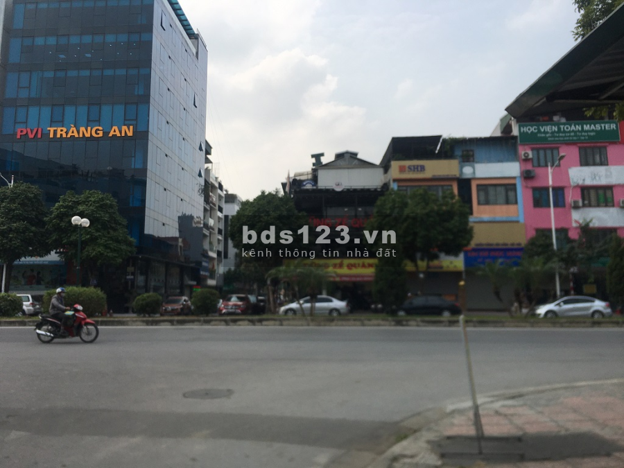Giá cực tốt Hồng Tiến 6 tầng dt 130m2 thang máy gara 2 ô tô chỉ 115 triệu/m2, lh 0368548338