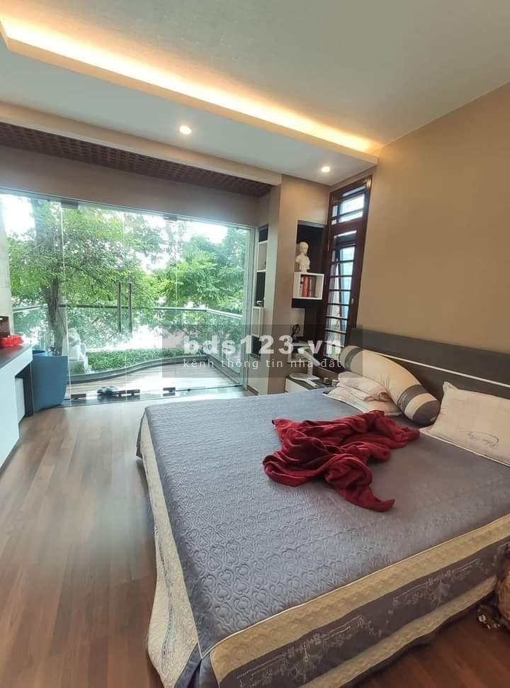 Bán nhà lô góc mặt hồ Xã Đàn quận Đống, viu đẹp, diện tích sử dụng 70m2 đúc kiên có 5 tầng
