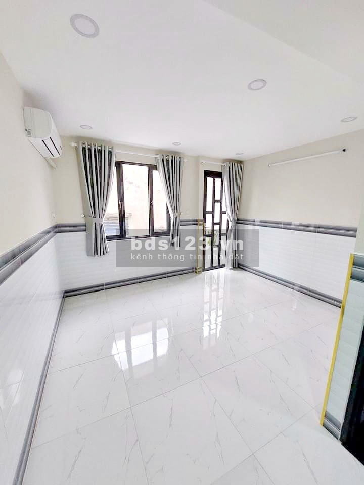 Bán nhà mới 3 lầu gần mặt tiền đường Hưng Phú Phường 9 Quận 8 ngân hàng hỗ trợ vay