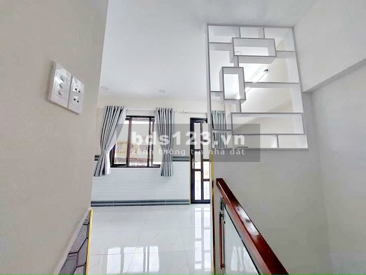 Bán nhà mới 3 lầu gần mặt tiền đường Hưng Phú Phường 9 Quận 8 ngân hàng hỗ trợ vay