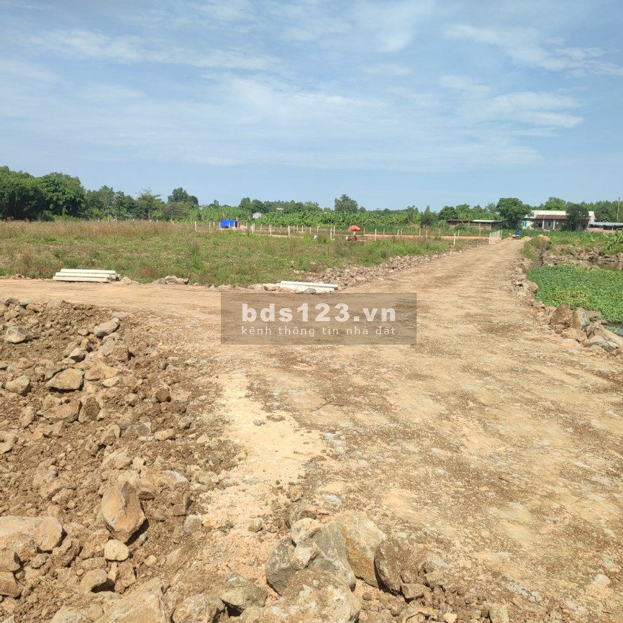 Cần bán gấp miếng đất diện tích sử dụng 1047m2, giá 950 triệu, Vĩnh Tân, Vĩnh Cửu.