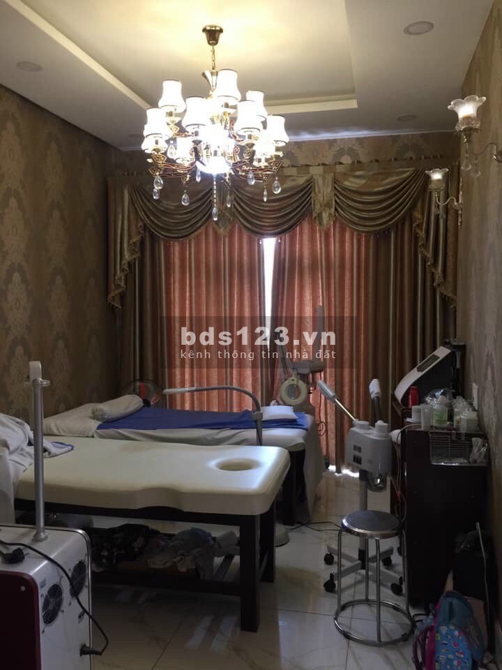 Nhà đẹp vô ở ngay đầy đủ hẻm to ô tô tránh, khu dân cư đông đúc, hàng xóm văn minh
