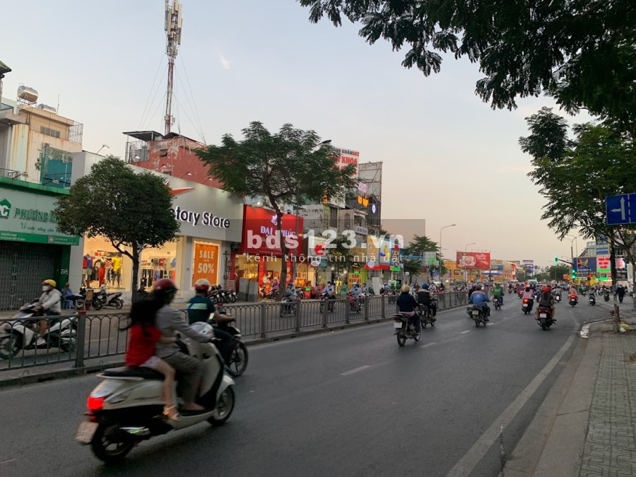 (Gò Vấp)Gấp quá ! giảm sâu 1tỷ, nhà mặt tiền Nguyễn Oanh, phường 7, dt 64m2, 3 lầu, giá còn 9.5 tỷ