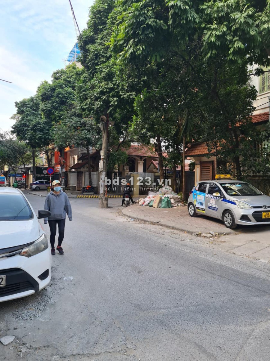 Bán nhà Bán nhà Phố Hoàng Ngân ngõ ôto đỗ 10m 70 4 4.2 6.9 tỷ Nhà thoáng đẹp, tiện ích đa dạng