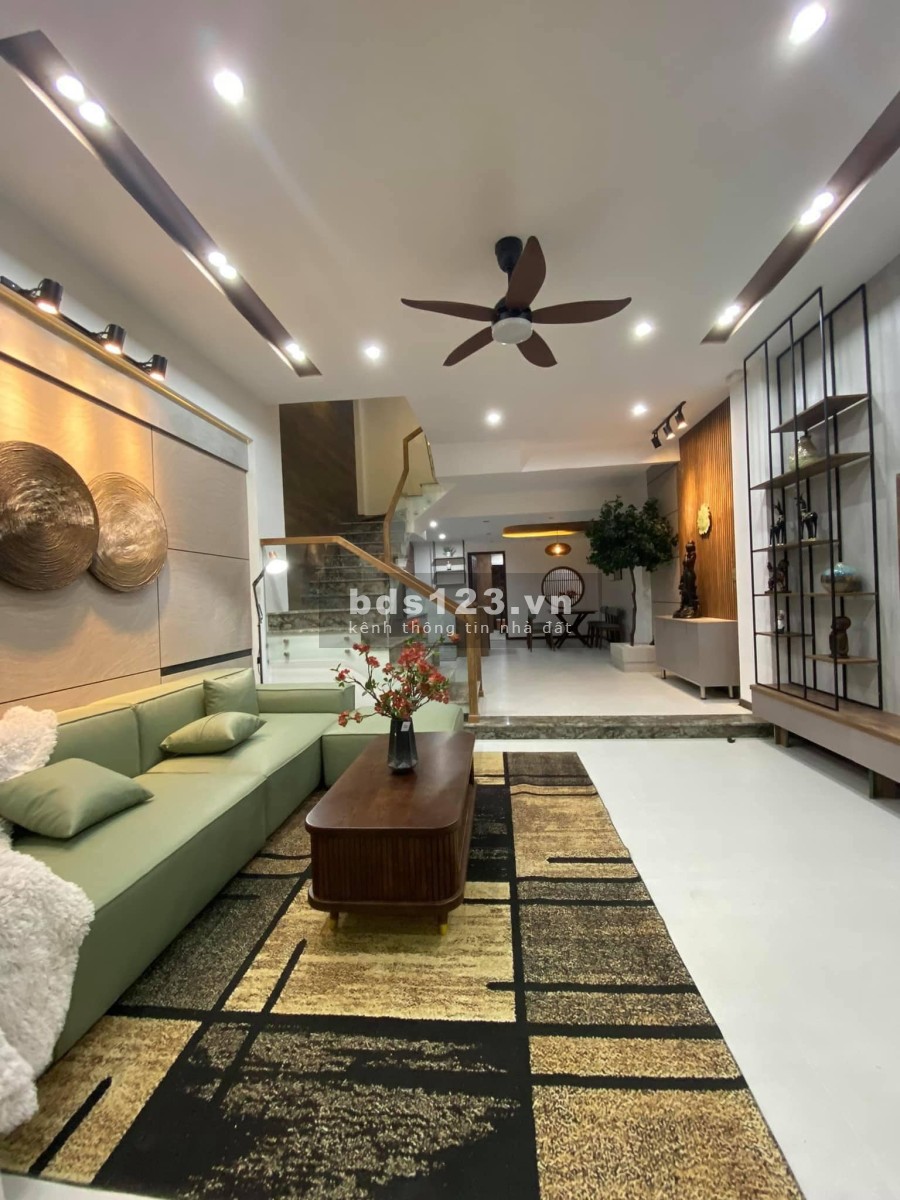 Bán nhà nguyên căn Hoàng Mai 3 bước chân mặt phố 40m2, mà chưa tới 4 tỷ, giá tốt