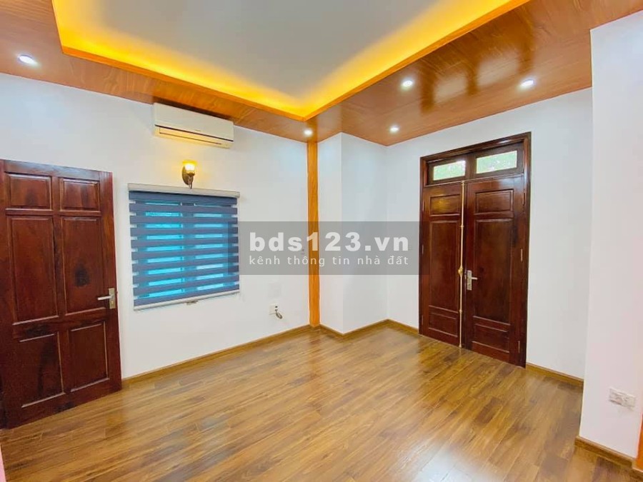Nhà 3 bước chân ra phố Phùng Hưng. Ô tô tránh, nội thất hoàng gia. 40m2 MT 4m chỉ 5 tỷ