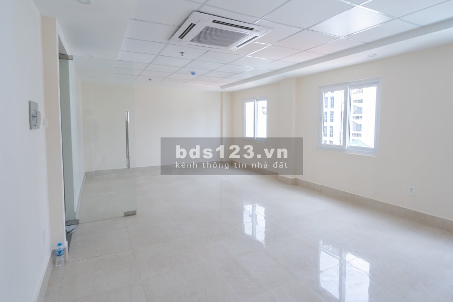 Còn sàn diện tích 150m2, 110m2, 90m2, 60m2, 20m2 Vị trí ngay dưới chân cầu Sài gòn, view Landmark