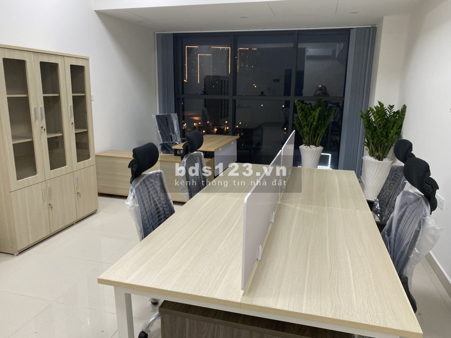 Văn phòng OT Quận 2 diện tích sử dụng 45m2, full nội thất bàn ghế - giá rẻ chốt nhanh