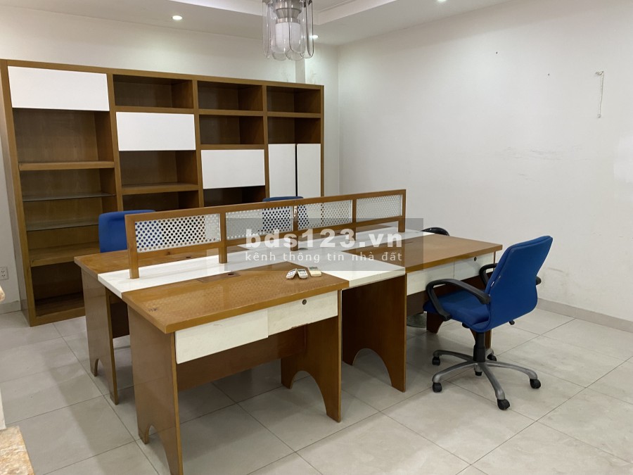 Cho thuê nhà diện tích sử dụng 7 x 24, 1 trệt 3 lầu đường Lý Phục Man, Quận 7 giá tốt