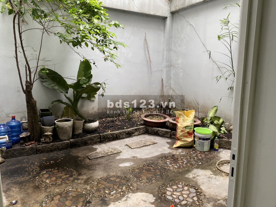 Cho thuê nhà diện tích sử dụng 7 x 24, 1 trệt 3 lầu đường Lý Phục Man, Quận 7 giá tốt