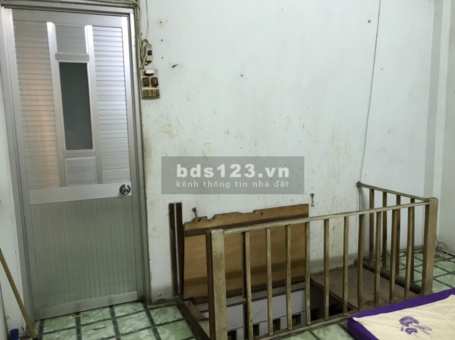 Chính chủ cần bán căn nhà 1 trệt 1 lầu hẻm 2m, sổ hồng chính chủ giá tốt thương lượng