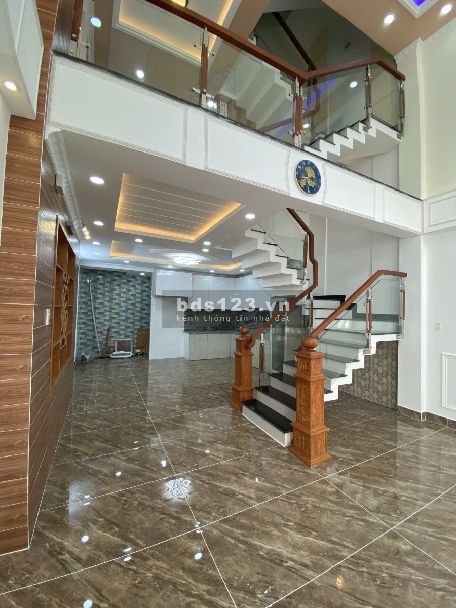Do dịch bệnh nên kẹt tiền cần bán gấp nhà mới xây giá 5.49 tỷ, thương lượng chính chủ