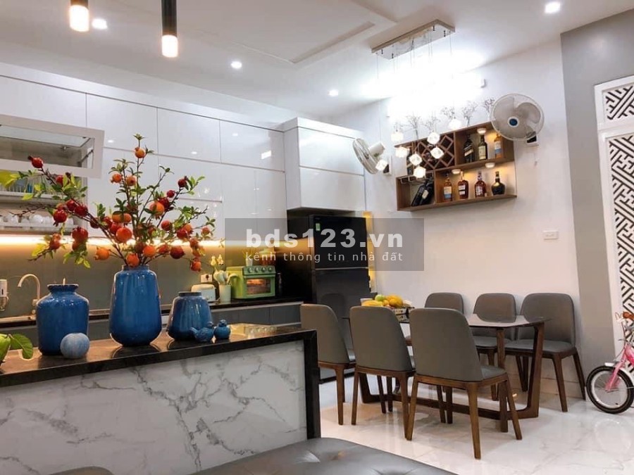 Bán nhà mặt phố Nguyễn Như Đổ, diện tích 30m2, mặt tiền 4,95m, kinh doanh đỉnh, giá 7 tỷ