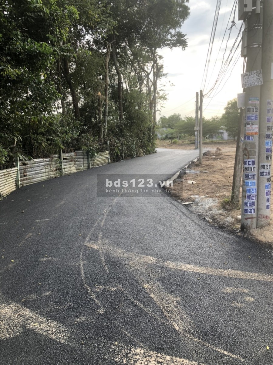 Cần tiền làm nhà bán gấp lô đất 100m2(5x20) thổ cư 100% giá rẻ chính chủ