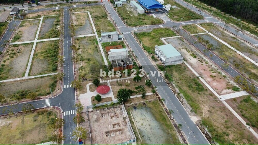 Đất thổ cư diện tích sử dụng 100m2 mặt tiền Quốc Lộ 13 Bình Dương lh 0903046293