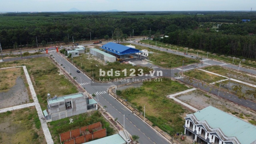 Đất thổ cư diện tích sử dụng 100m2 mặt tiền Quốc Lộ 13 Bình Dương lh 0903046293