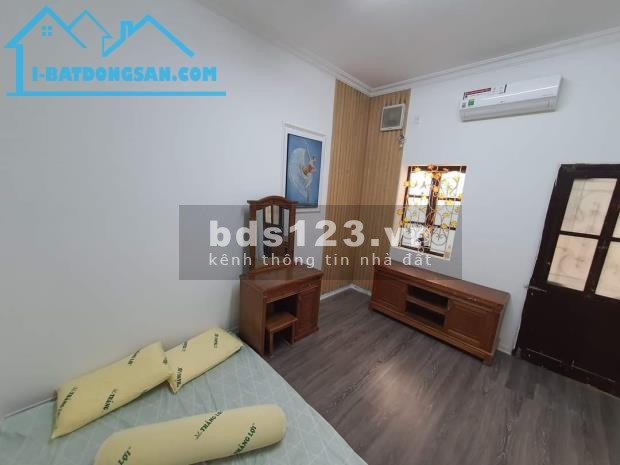 Nhà đẹp Bùi Xương Trạch, 40m2×4T, 2 mặt thoáng, ngõ thông thoáng, giá chỉ 3,8 tỷ.