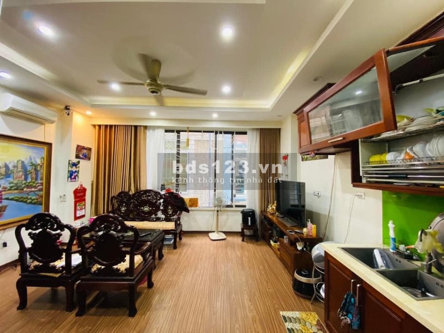 Bán nhà kinh doanh đỉnh, 2 mặt thoáng vĩnh viễn sổ đỏ vuông đẹp, đúc kiên cố 5 tầng hoàn thiện