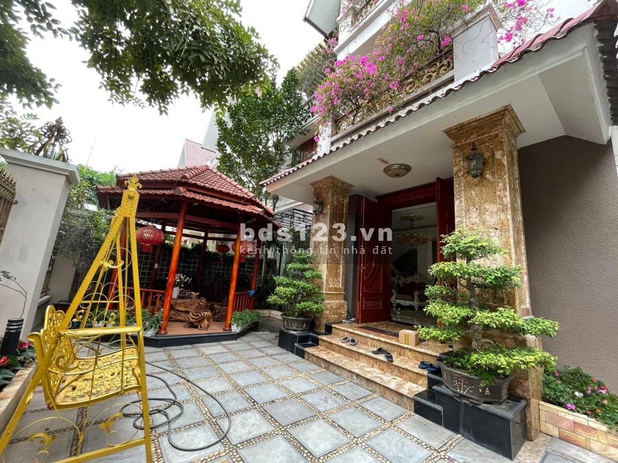 Bán biệt thự sân vườn Thái Hà, Gara 2 Ô Tô, 4 Thoáng, Ở kết hợp KD, 250m2, MT 8m