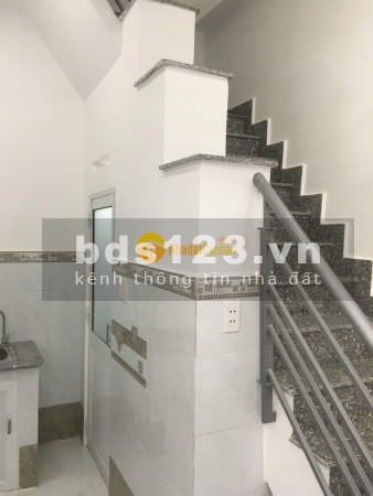 Nhà quận 3 đường Lý Chính Thắng diện tích sử dụng 33m2 giá bán chỉ 4,5 tỷ sổ sẵn