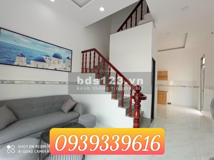 Cần bán căn nhà sổ riêng giá 700 triệu ngay thị trấn Đức Hoà, thổ cư 100%, sở hữu vĩnh viễn