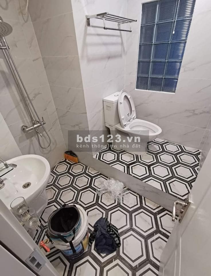 Bán nhà đẹp La Khê tặng toàn bộ nội thất mới ô tô tránh 10m, ở sướng, giá 2.4 tỷ, thương lượng